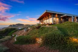 Beachfront Getaway with Hot Tub, Gym and Sauna - Image 2