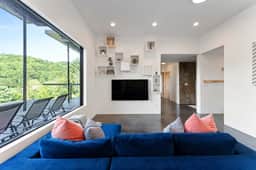 Modern, Glass Bungalow. BEST views in Asheville! - Image 4