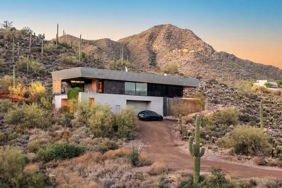 5 Private Acres near Phoenix w/ Gym, Sauna & Views - Image 1