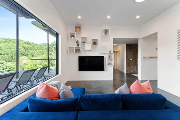 Modern, Glass Bungalow. BEST views in Asheville! - Image 4